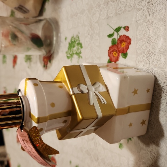 NWT FROSTED VANILLA 🎄 - Picture 2 of 3